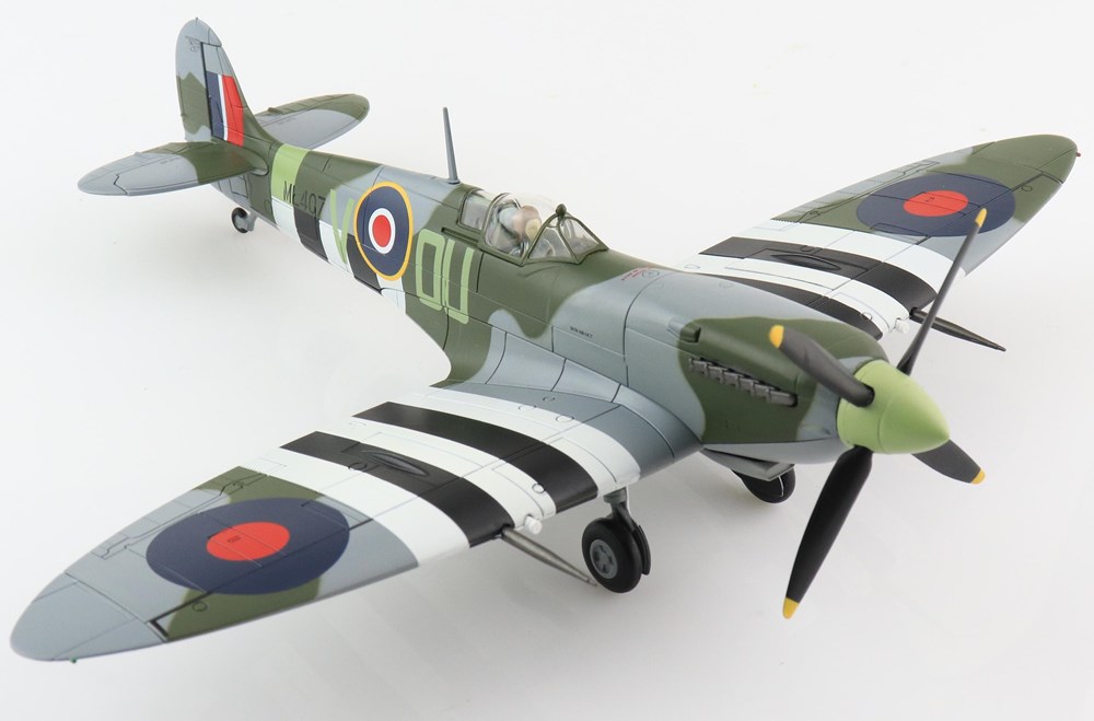 Picture of Spitfire MK.IXe 1:48 ML407, Johnnie Houlton 485 Squadron Sept. 1944. Metallmodell D-Day 1944 Hobby Master HA8326