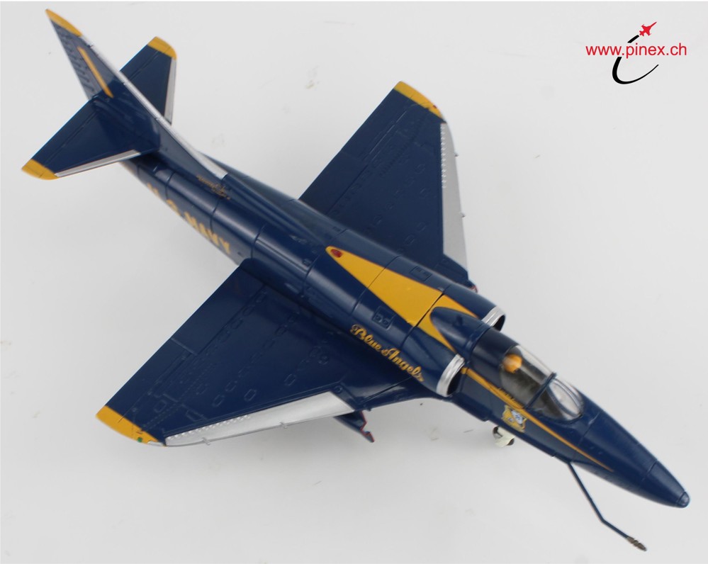 Image de McDonnell Douglas A-4F Skyhawk, Blue Angels 1979 Nr.1. Metallmodell 1:72 Hobby Master HA1438