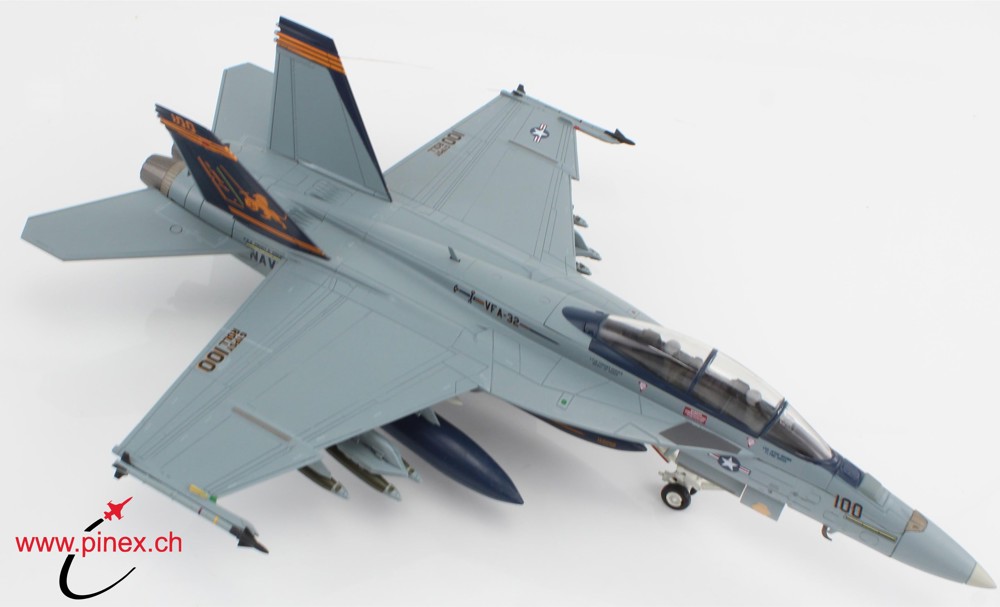Immagine di F/A-18F Super Hornet VFA-32 "Fighting Swordsmen" US Navy 2023 Hobby Master Modell im Massstab 1:72, HA5137