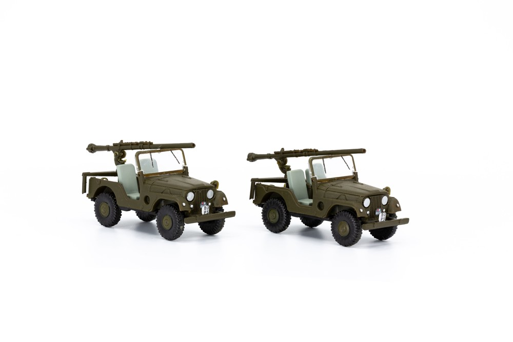 Immagine di Willys Armee-Jeep M38A1 1:87 mit Panzerabwehrkanone PAK-58 Set Kunststoff Fertigmodell ACE Collectors