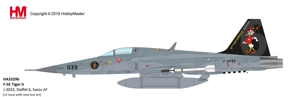 Bild von Neuauflage Tiger F-5E Staffel 6, J-3033. Anlässlich des 100-jährigen Jubiläums produzieren wir nochmals eine Serie dieser Modelle. GANZ EXKLUSIV ERHALTEN SIE ZU JEDEM MODELL DEN JUBILÄUMSAUFNÄHER DER STAFFEL 6 GRATIS DAZU. Hobbymaster Metallmodell 1:72 HA3329B. LIEFERBAR MAI 2025.