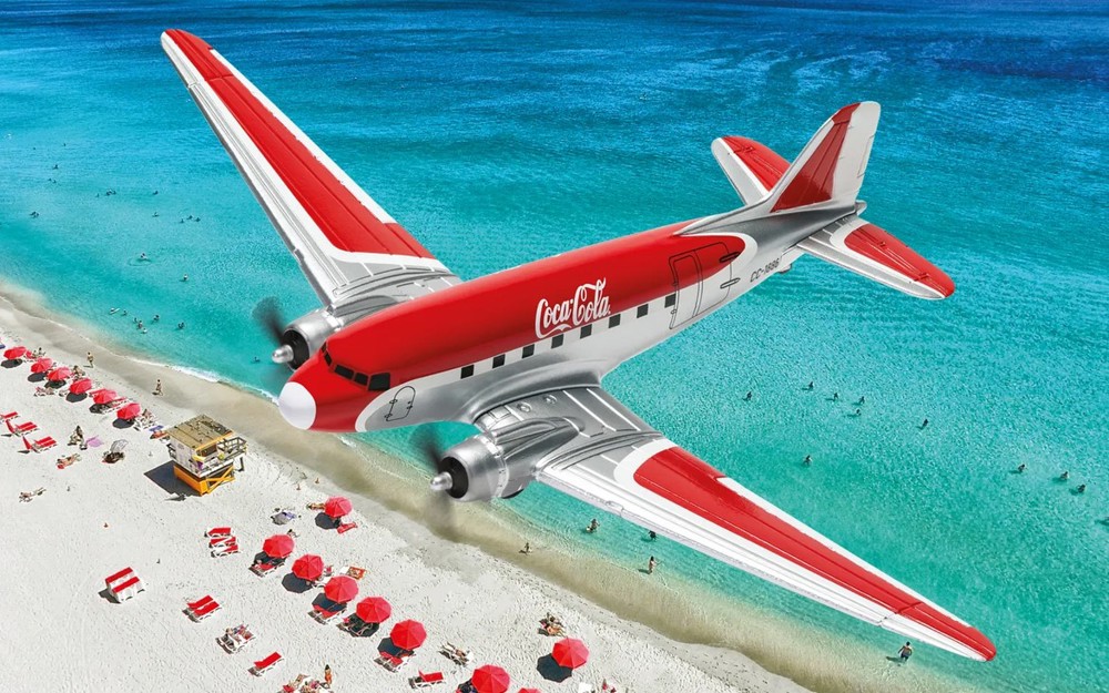 Bild von Coca Cola Douglas DC-3 Dakota Diecast Modell 1:144 Corgi